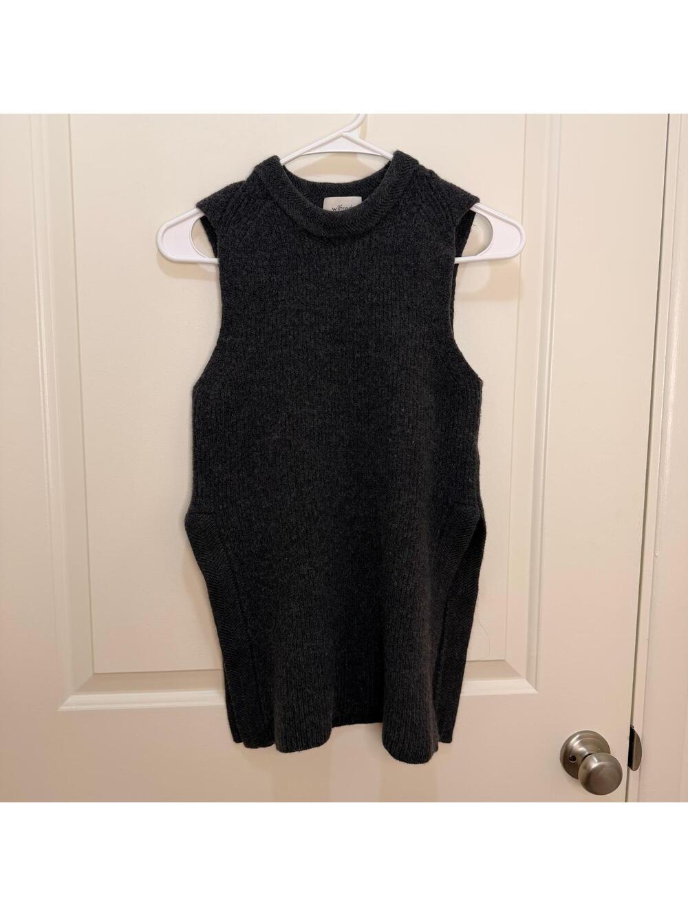 Aritzia Wilfred Sleeveless Knit Wool Ribbed  Sweater S Gray Side Slits 100% Wool